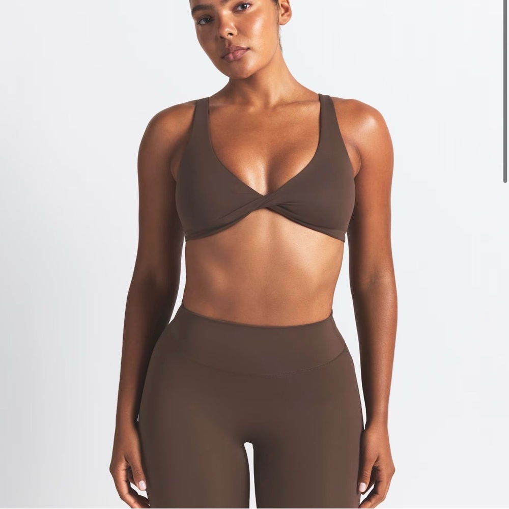 Skims Matte Twist Front Plunge Bra in Dark Sepia small NWT